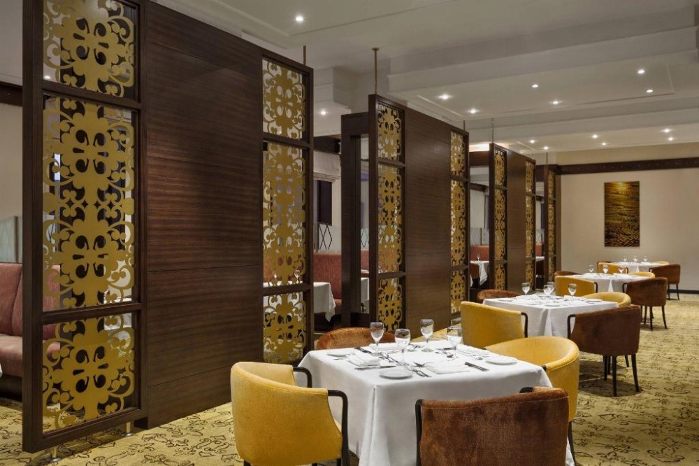 Executive Suite, Royal Club Lounge access lounge access